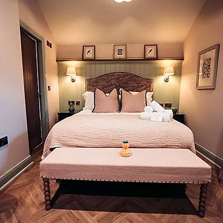 The Fountaine Hotel